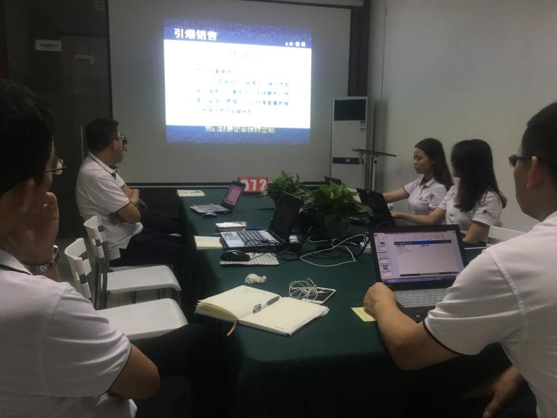  72期瓜瓜早課堂-你以為在火車上賣盒飯很簡(jiǎn)單？