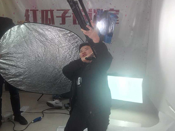 企業(yè)宣傳片制作籌備階段中導(dǎo)演該做什么？