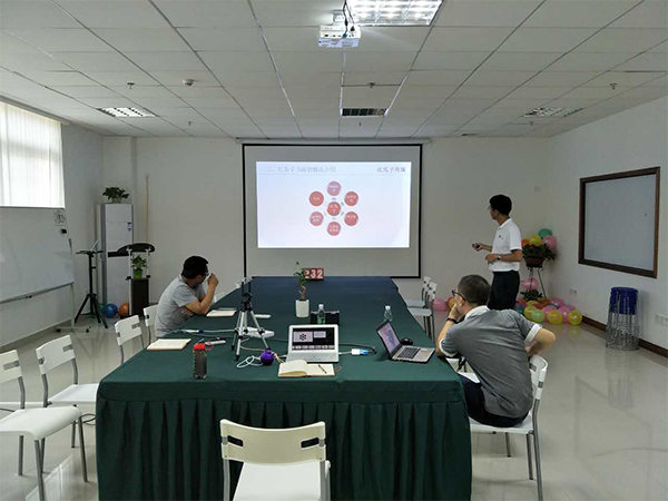 紅瓜子傳媒_企業(yè)宣傳片視頻制作_來到紅瓜子，仿佛回到了熱情奔放的青春